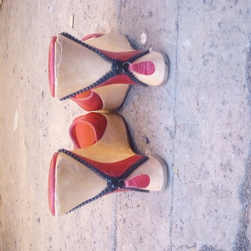 Red wedges - Picture 2 of 4